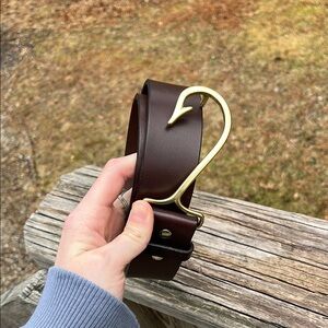 Vineyard Vines Fish Hook Leather Belt